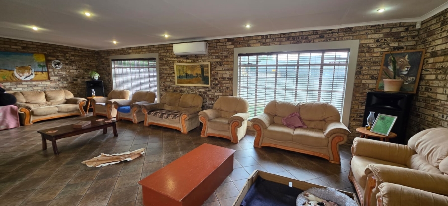 4 Bedroom Property for Sale in Miederpark North West